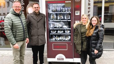 In Mallersdorf-Pfaffenberg wurde ein Verkaufsautomat der Bäckerei Hahn aufgestellt.